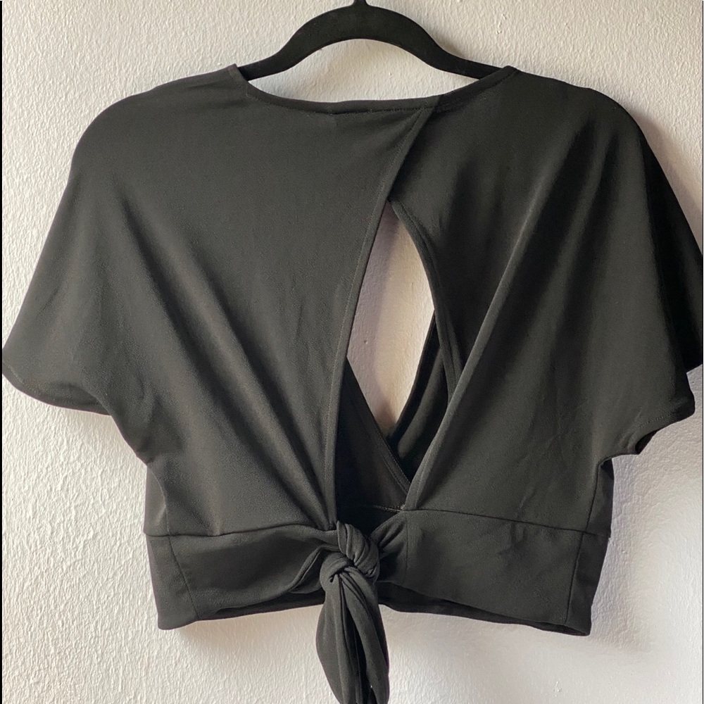 Open back crop top - Picture 2 of 2